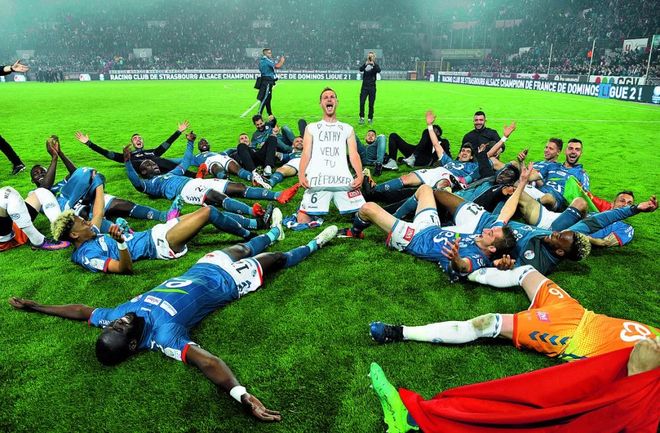 清晨体能课后,山东泰山更衣室发声备战法甲,气氛紧张,团队化学反应显著的简单介绍 清晨体能课后,山东泰山更衣室发声备战法甲,气氛紧张,团队化学反应显著的简单介绍