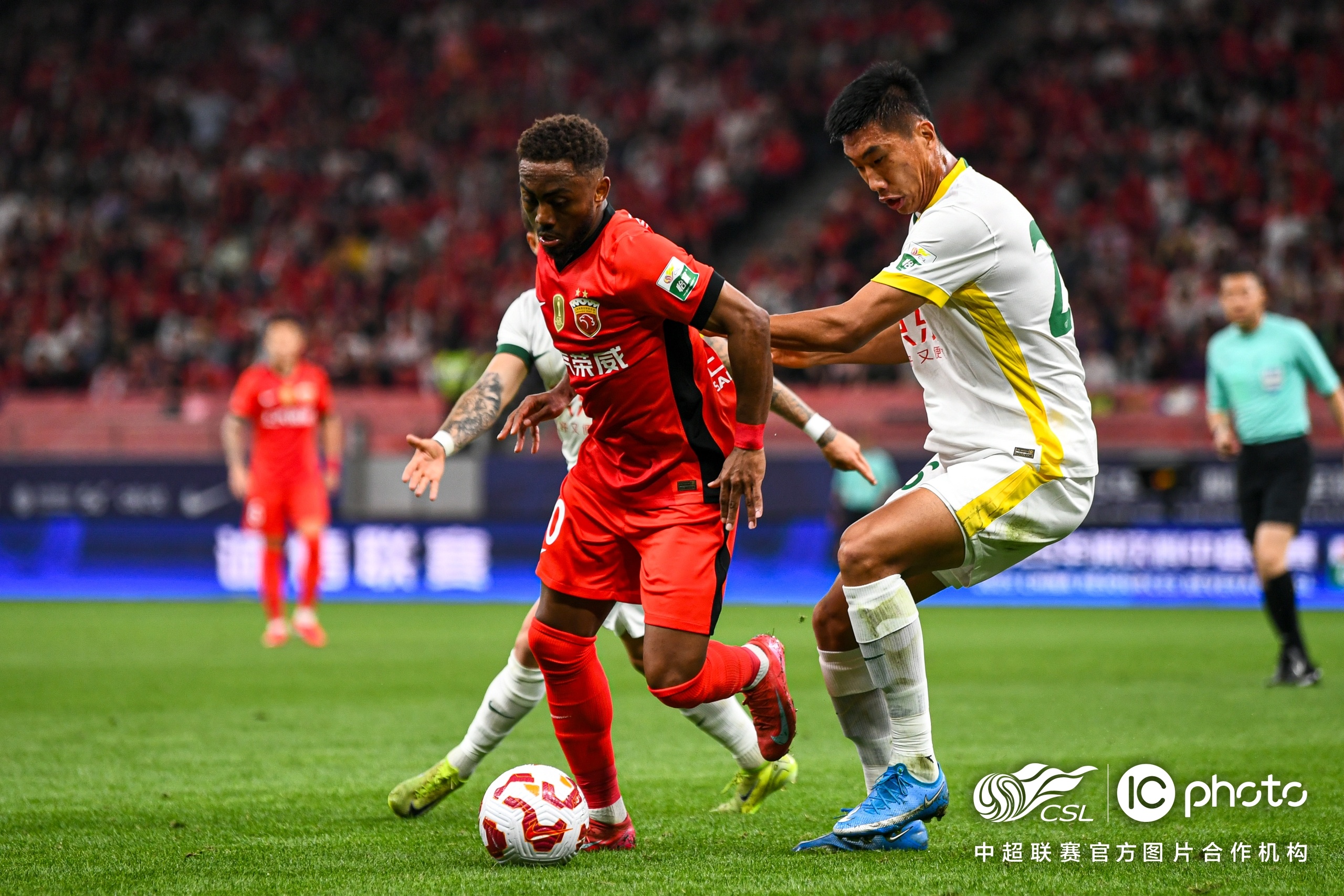 关于葡超赛后走向成谜，上海海港回应争议，更衣室稳定，心理建设被强调的信息